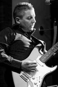 Nachhilfelehrer/in für Nachhilfe in Acoustic, Electric Guitar, Alto Saxophone in Motherwell Nachhilfe Profilbild